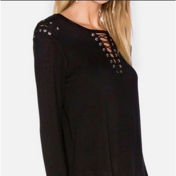 𝗚𝗲𝗻𝗲𝗿𝗮𝘁𝗶𝗼𝗻 𝗟𝗼𝘃𝗲 Vivi Tie Up Long Sleeve - Picture 3 of 10